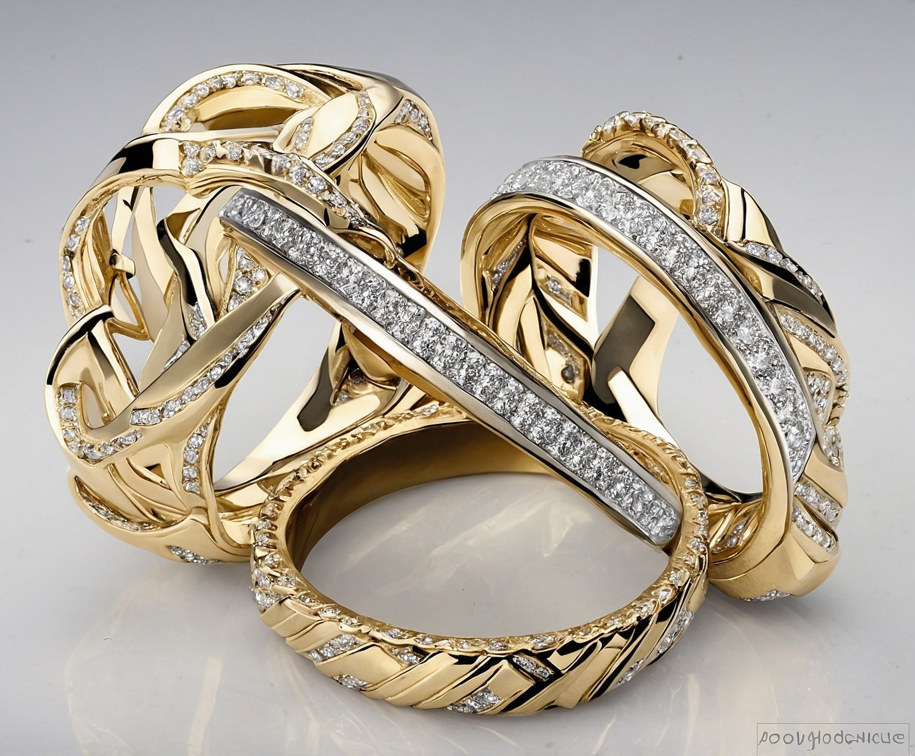 Joyas personalizadas con diseños exclusivos y materiales de alta calidad